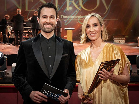 Nadja Bernhard und Peter Fässlacher moderieren die Gala.