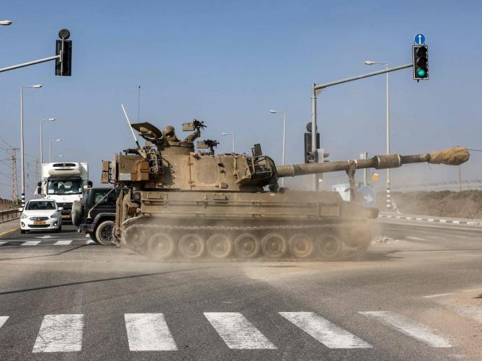 Laut eigenen Angaben hat die israelische Armee Gazastadt umzingelt. Laut eigenen Angaben hat die israelische Armee Gazastadt umzingelt.