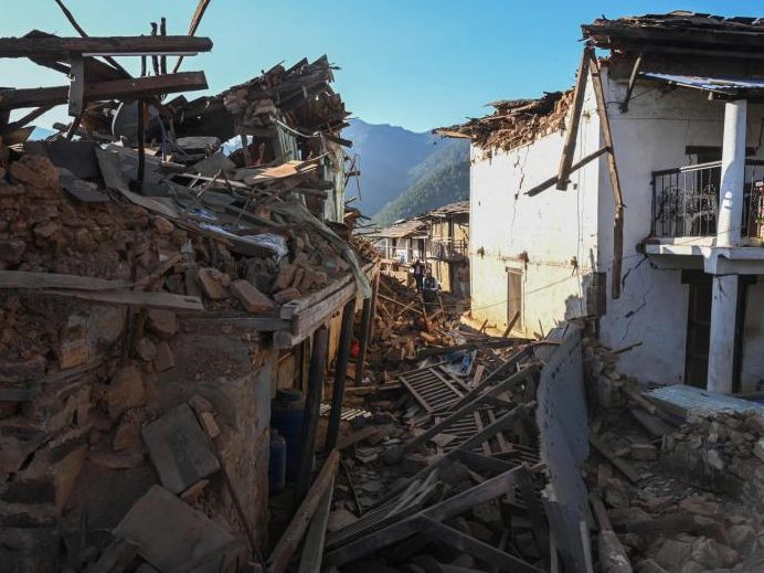 Ein Erdbeben in Nepal kostete mindestens 129 Menschen das Leben.