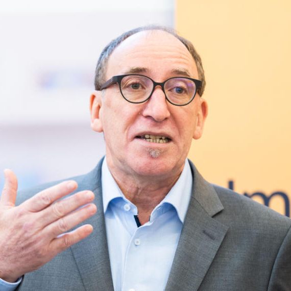 Gesundheitsminister Johannes Rauch (Grüne) trifft sich am Freitag mit Ärztekammer-Präsident Johannes Steinhart zum Thema Gesundheitsreform.