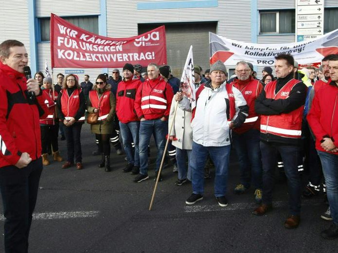 Am Donnerstag ist in rund 100 Betrieben der Metalltechnischenindustrie ein Streik geplant. Am Donnerstag ist in rund 100 Betrieben der Metalltechnischenindustrie ein Streik geplant.