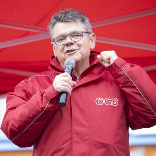 Der ÖGB-Chef Wolfgang Katzian drohte am Freitag bei einem Streik von EVVA-Mitarbeitern in Wien mit weiteren Streiks auch im Handel.