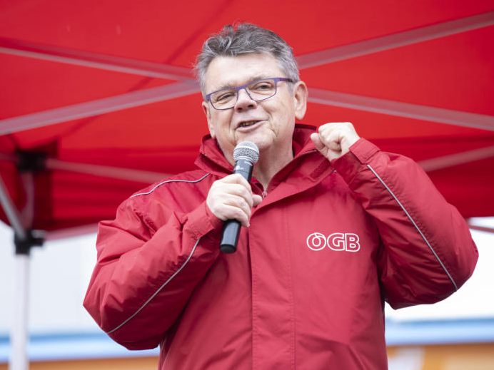 ÖGB-Chef Wolfgang Katzian kritisiert wie mit den Handelsangestellten umgegangen wird. ÖGB-Chef Wolfgang Katzian kritisiert wie mit den Handelsangestellten umgegangen wird.
