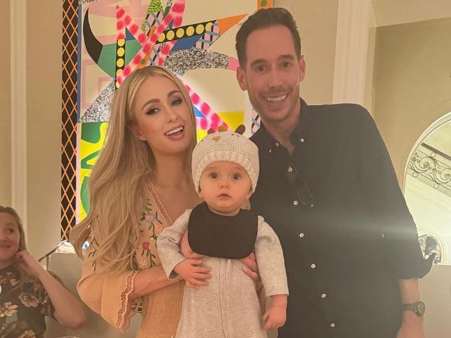Paris Hilton und ihr Mann Carter überraschend die Familie an Thanksgiving mit Baby London. Paris Hilton und ihr Mann Carter überraschend die Familie an Thanksgiving mit Baby London.