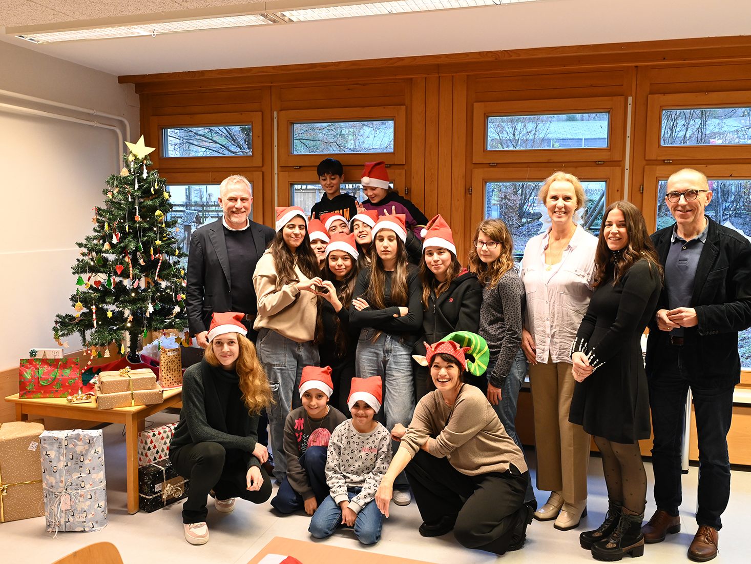 Ein Teil der 1050 Päcklein wurde in Wolfurt übegeben. Ein Teil der 1050 Päcklein wurde in Wolfurt übegeben.