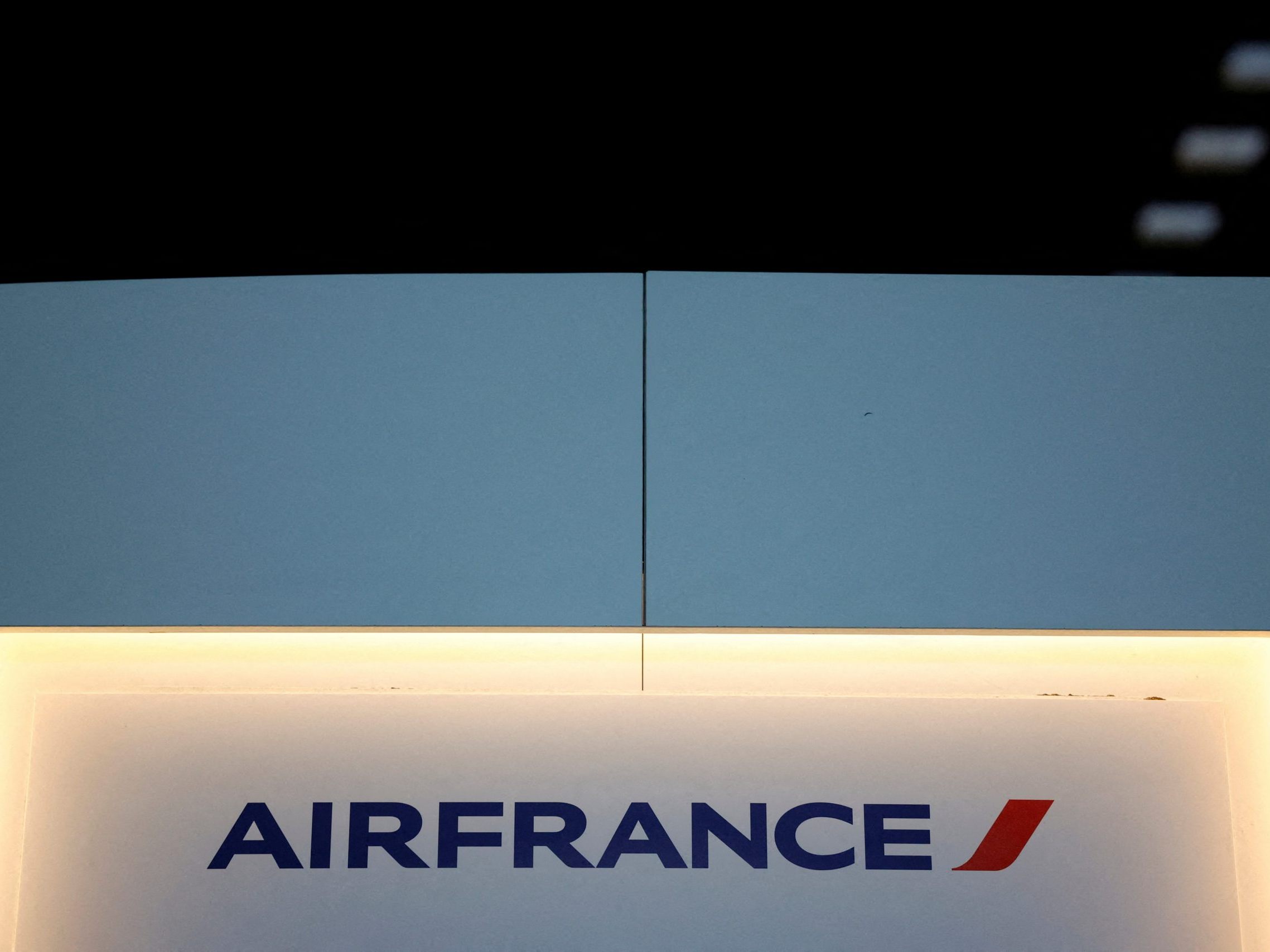 Gericht kassiert Corona-Hilfen-Erlaubnis für Air France. Gericht kassiert Corona-Hilfen-Erlaubnis für Air France.