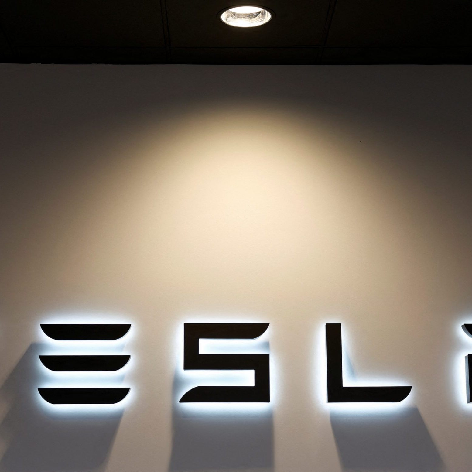 Teslas Elektro-Pick-up "Cybertruck" wird teurer als angekündigt.