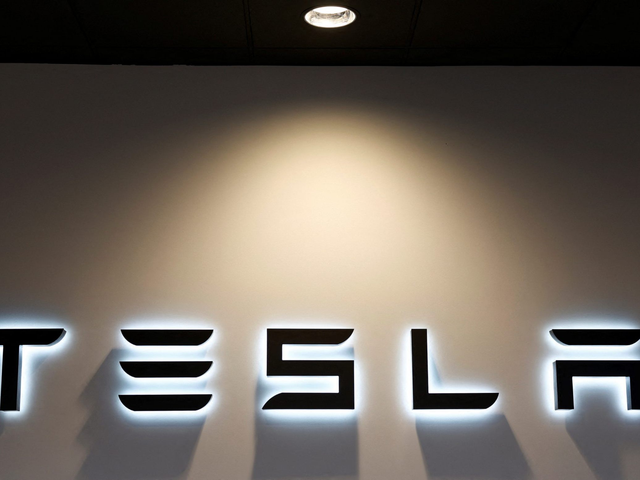 Teslas Elektro-Pick-up "Cybertruck" wird teurer als angekündigt. Teslas Elektro-Pick-up "Cybertruck" wird teurer als angekündigt.