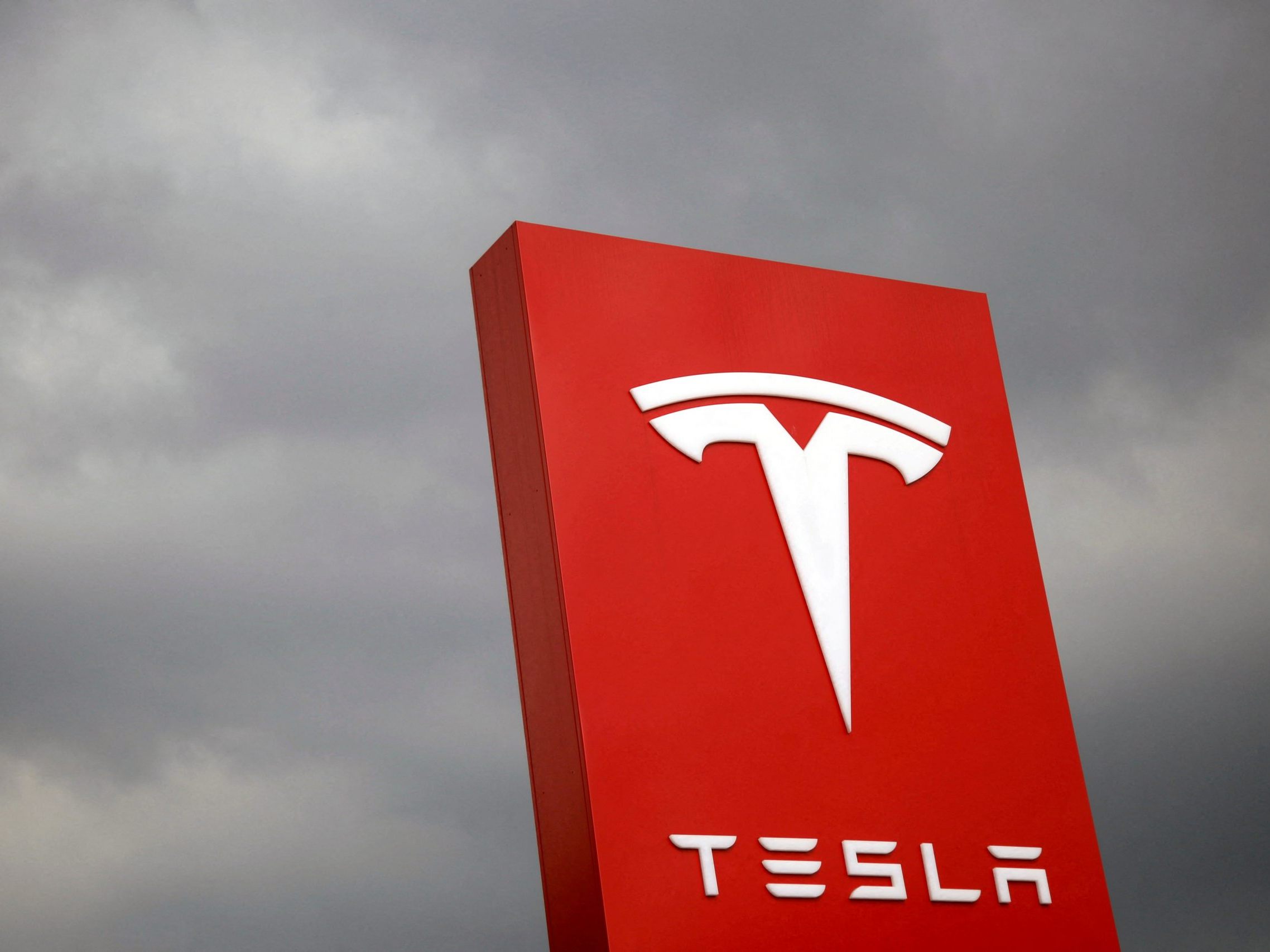 Tesla muss zahlreiche Autos zurückrufen. Tesla muss zahlreiche Autos zurückrufen.
