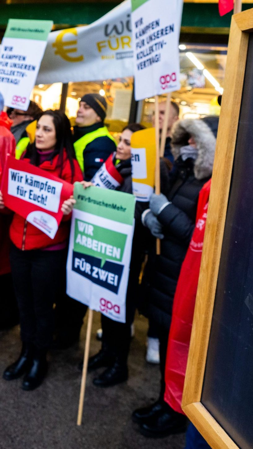 Im Bild zu sehen: Ein Warnstreik am Freitag in Wien.