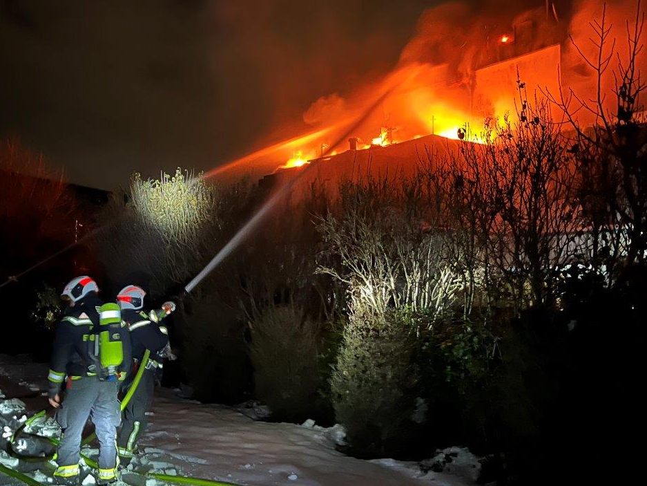 Eine Dachterrasse in Wien-Döbling stand in Vollbrand. Eine Dachterrasse in Wien-Döbling stand in Vollbrand.
