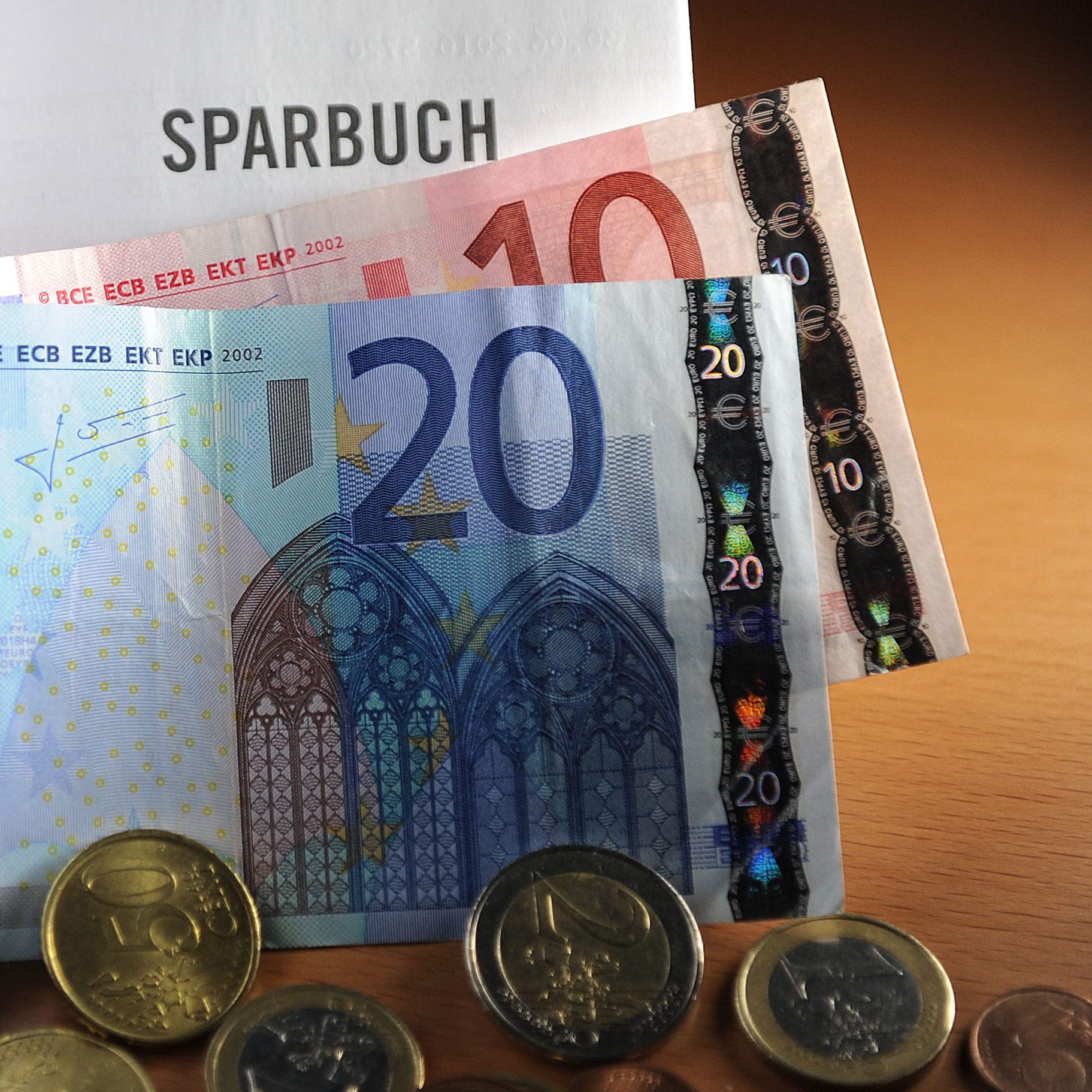 Ein neues OeNB-Angebot zeigt aktuelle Sparzinsen in Österreich.