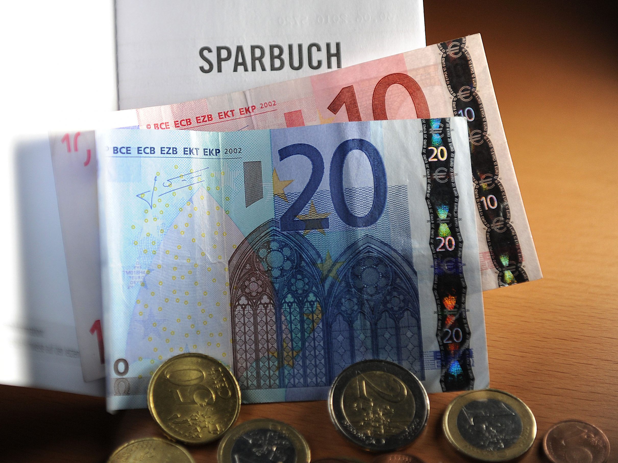 Ein neues OeNB-Angebot zeigt aktuelle Sparzinsen in Österreich. Ein neues OeNB-Angebot zeigt aktuelle Sparzinsen in Österreich.