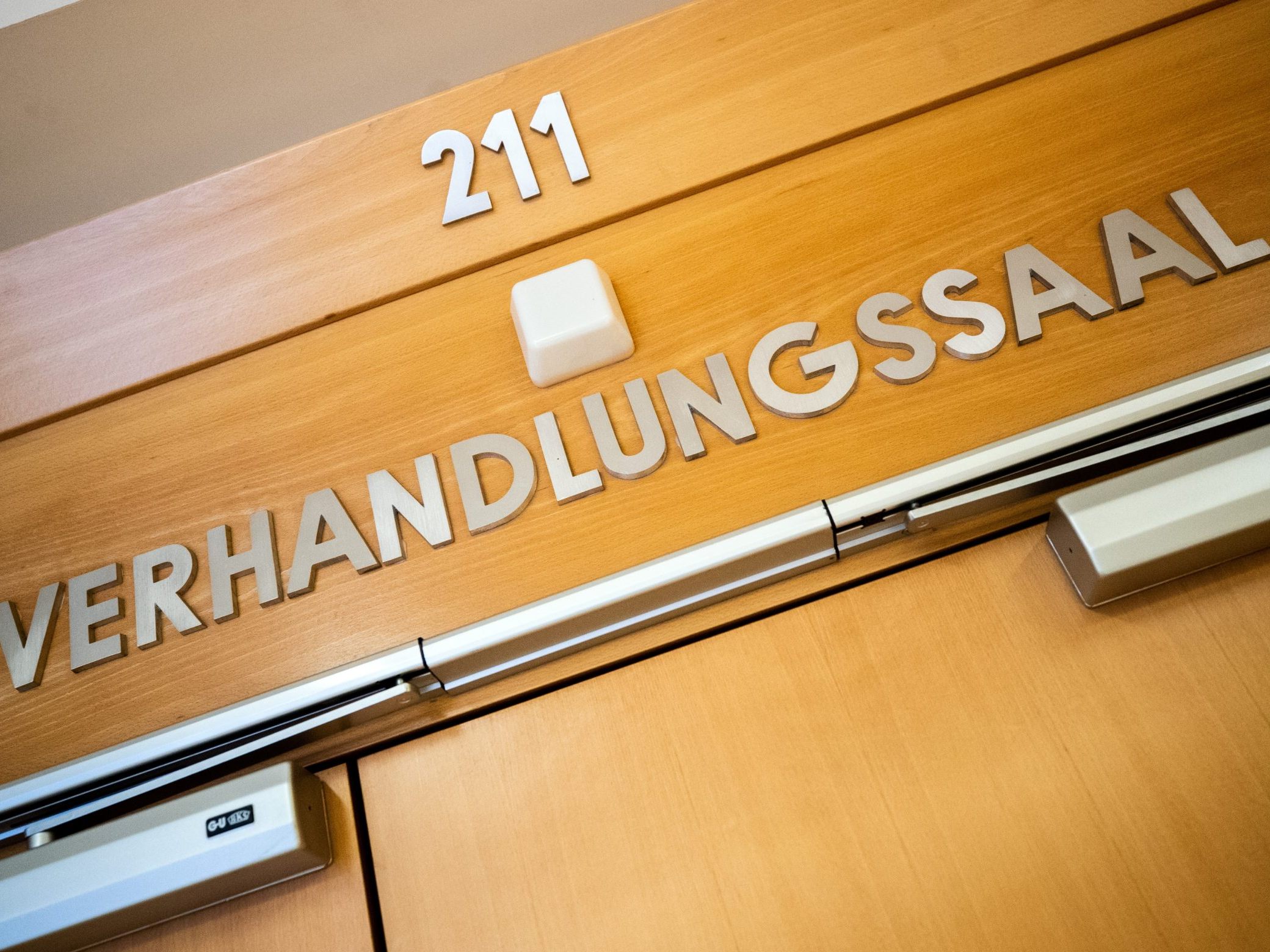 Nach einem Zimmerbrand stand ein Mann in Wien vor Gericht. Nach einem Zimmerbrand stand ein Mann in Wien vor Gericht.
