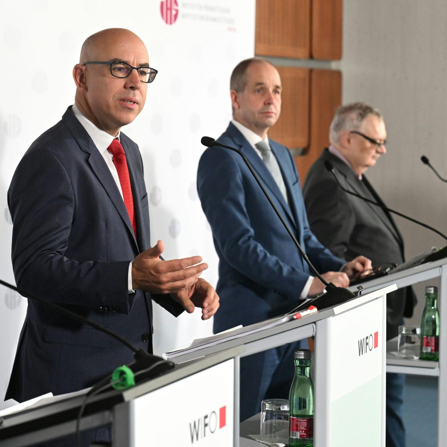 Wirtschaftsprognose für laufendes Jahr, 2024 und 2025 - Inflationsentwicklung weiter im Fokus