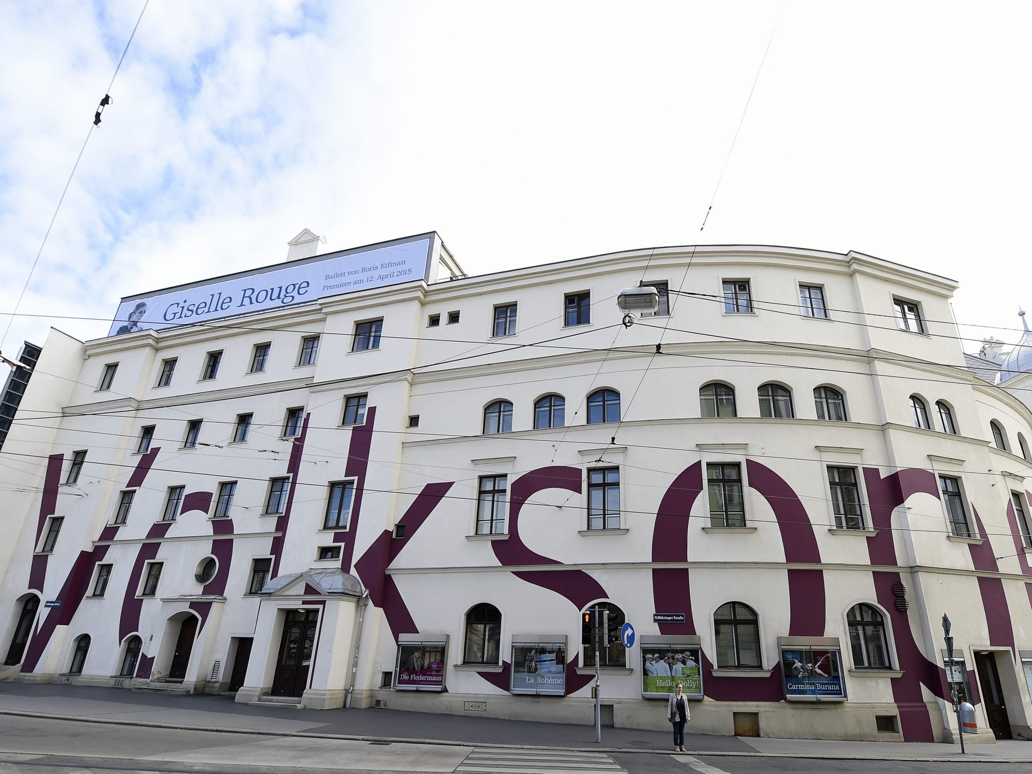 Am 14. Dezember 1898 wurde Wiens zweitgrößtes Opernhaus eingeweiht. Am 14. Dezember 1898 wurde Wiens zweitgrößtes Opernhaus eingeweiht.