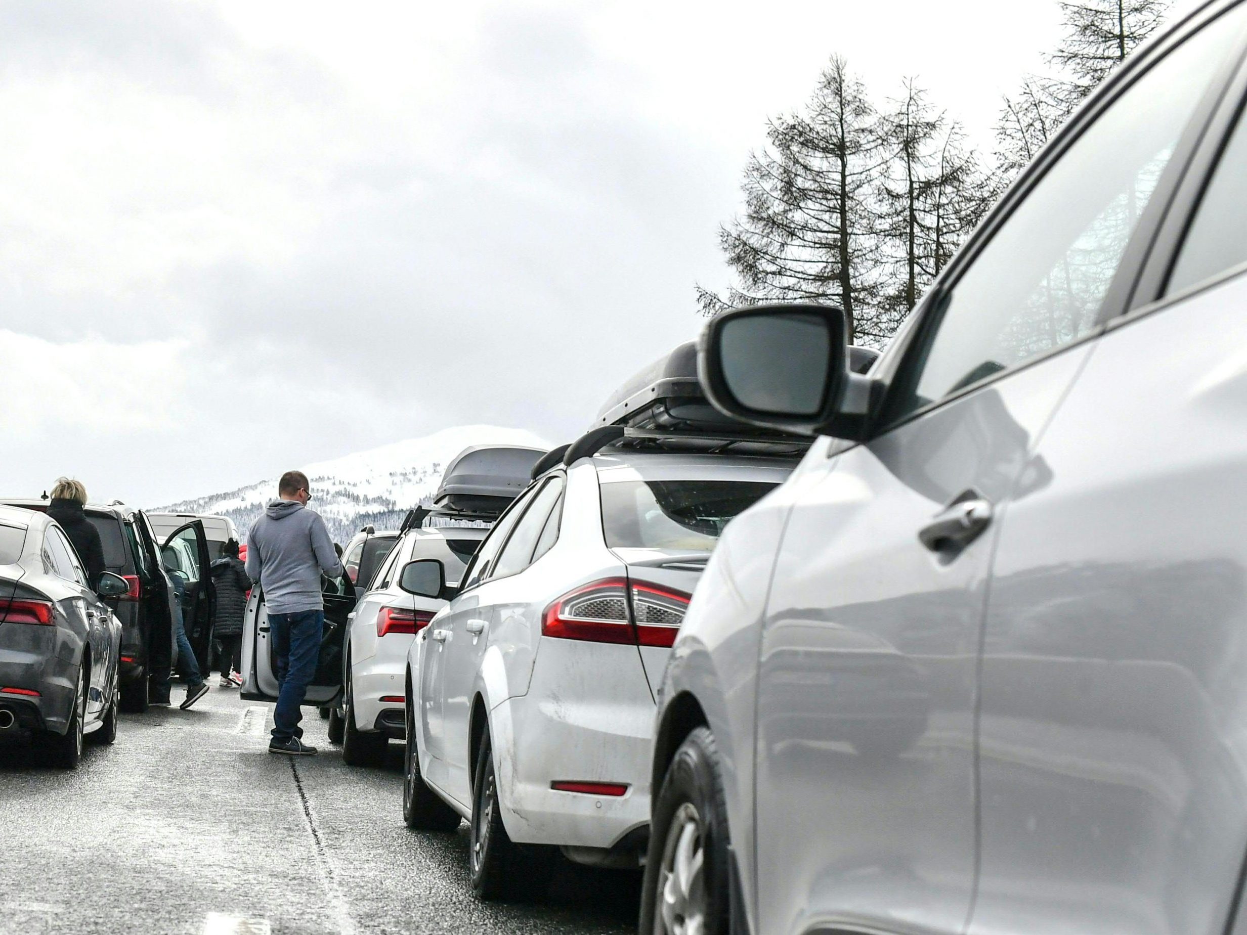 Ein mehrstündiger Stau stellt für E-Auto-Fahrer keine ernsthafte Gefahr dar.