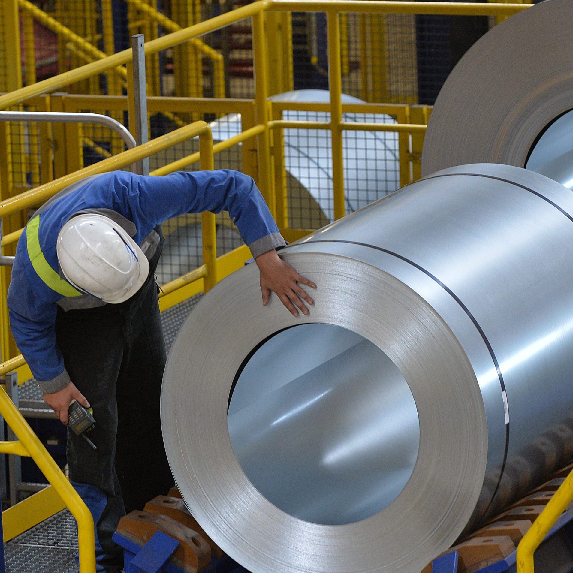 Angestellte im Metallgewerbe erhalten um 8,2 Prozent mehr Gehalt.