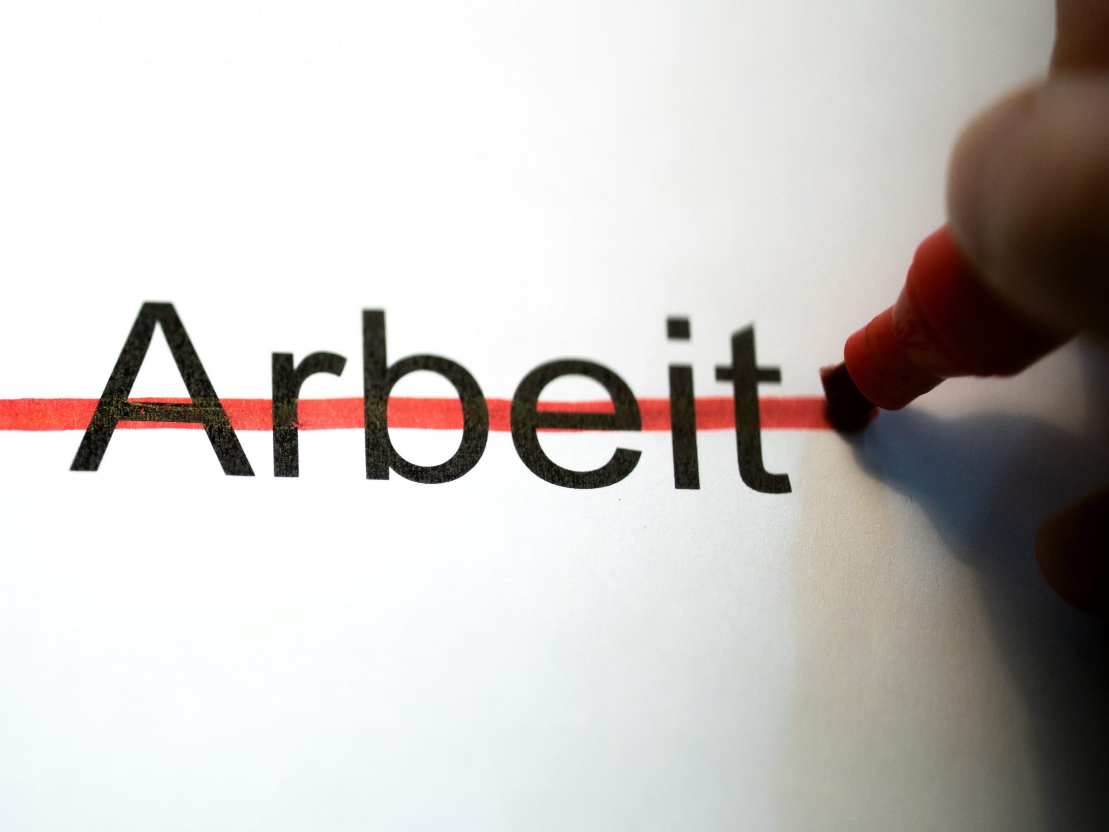 Die Arbeitslosigkeit im ist im 3. Quartal deutlich höher als vor einem Jahr.