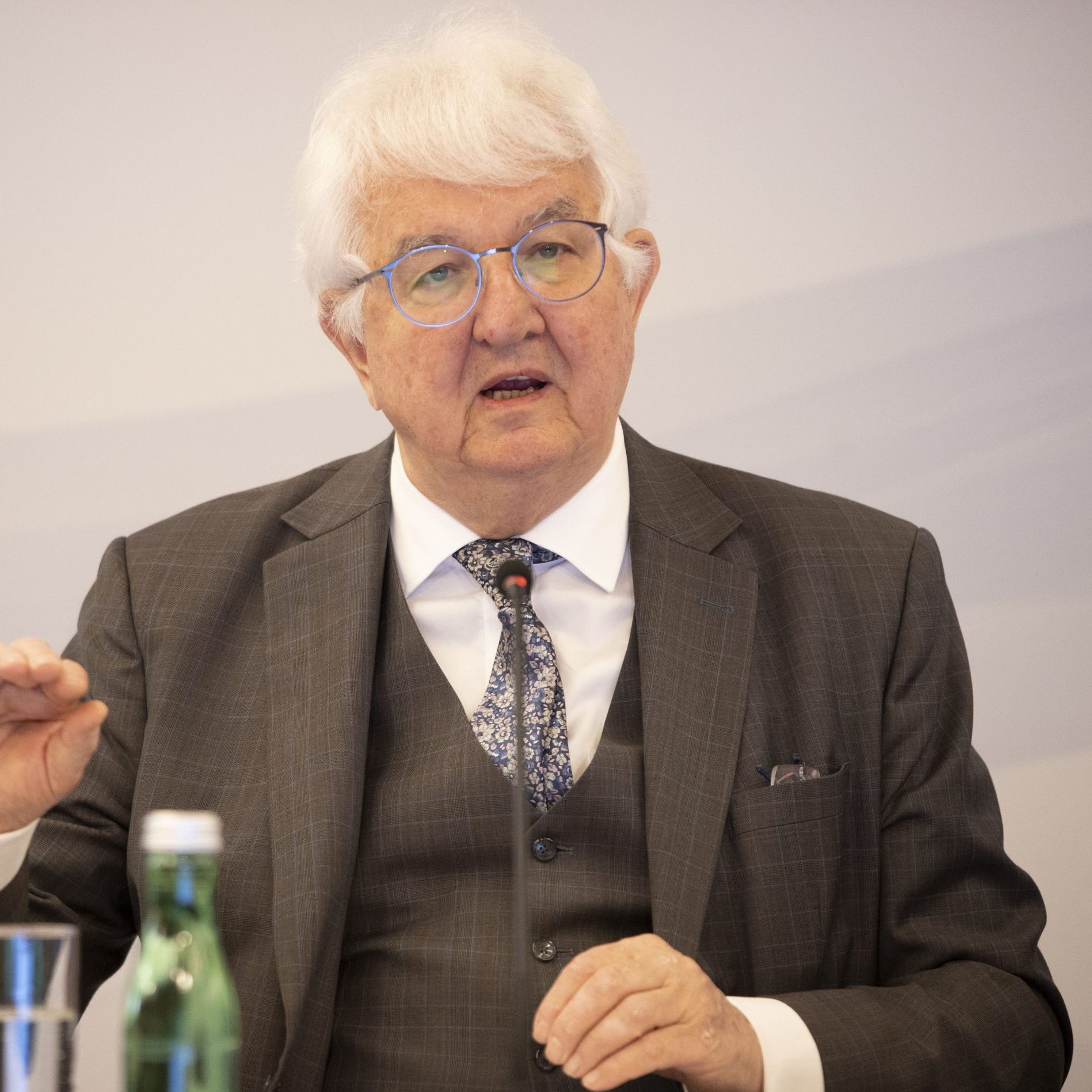 Nationalbank-Chef Holzmann erwartet ein herausforderndes neues Jahr.