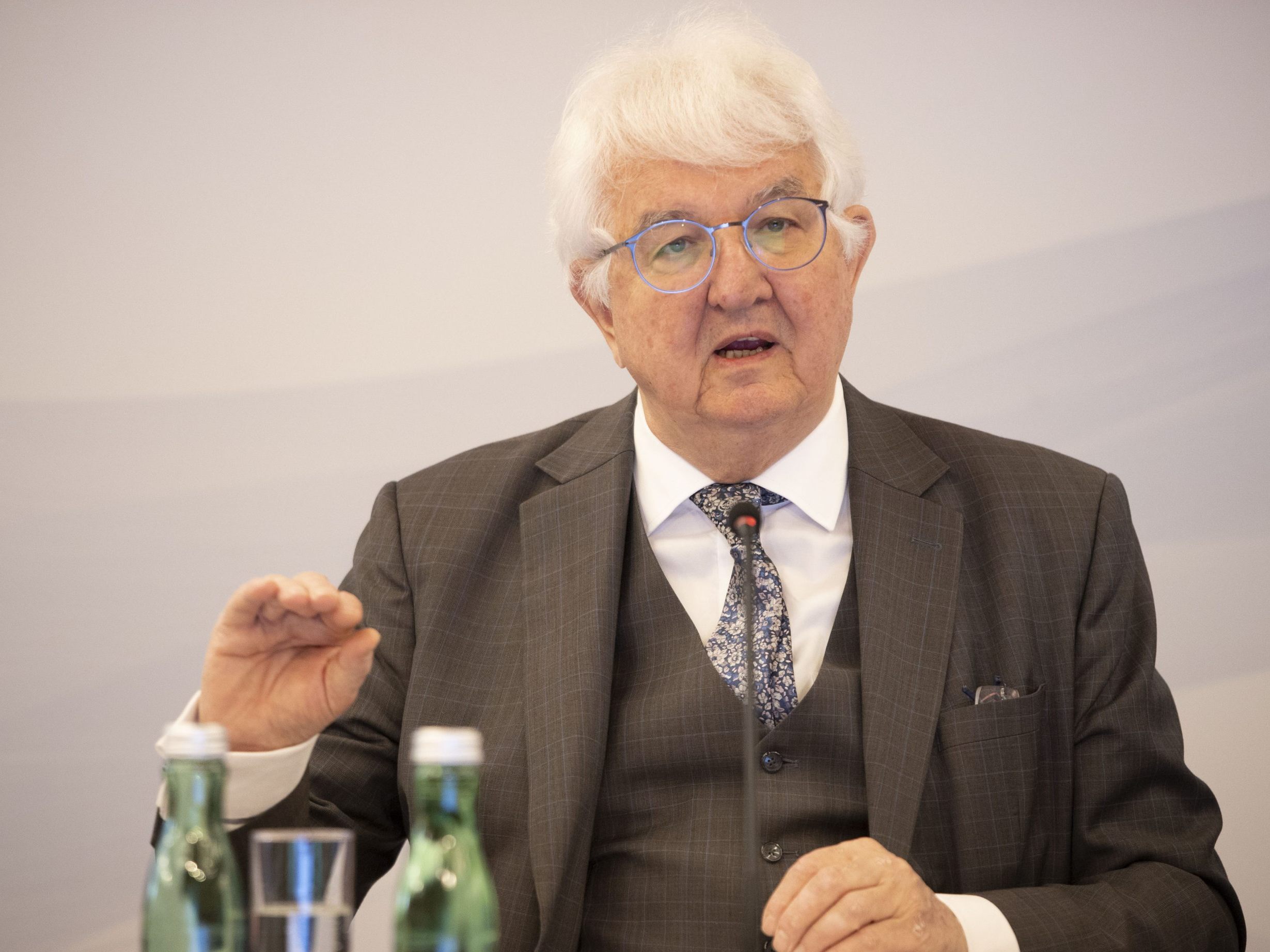 Nationalbank-Chef Holzmann erwartet ein herausforderndes neues Jahr.