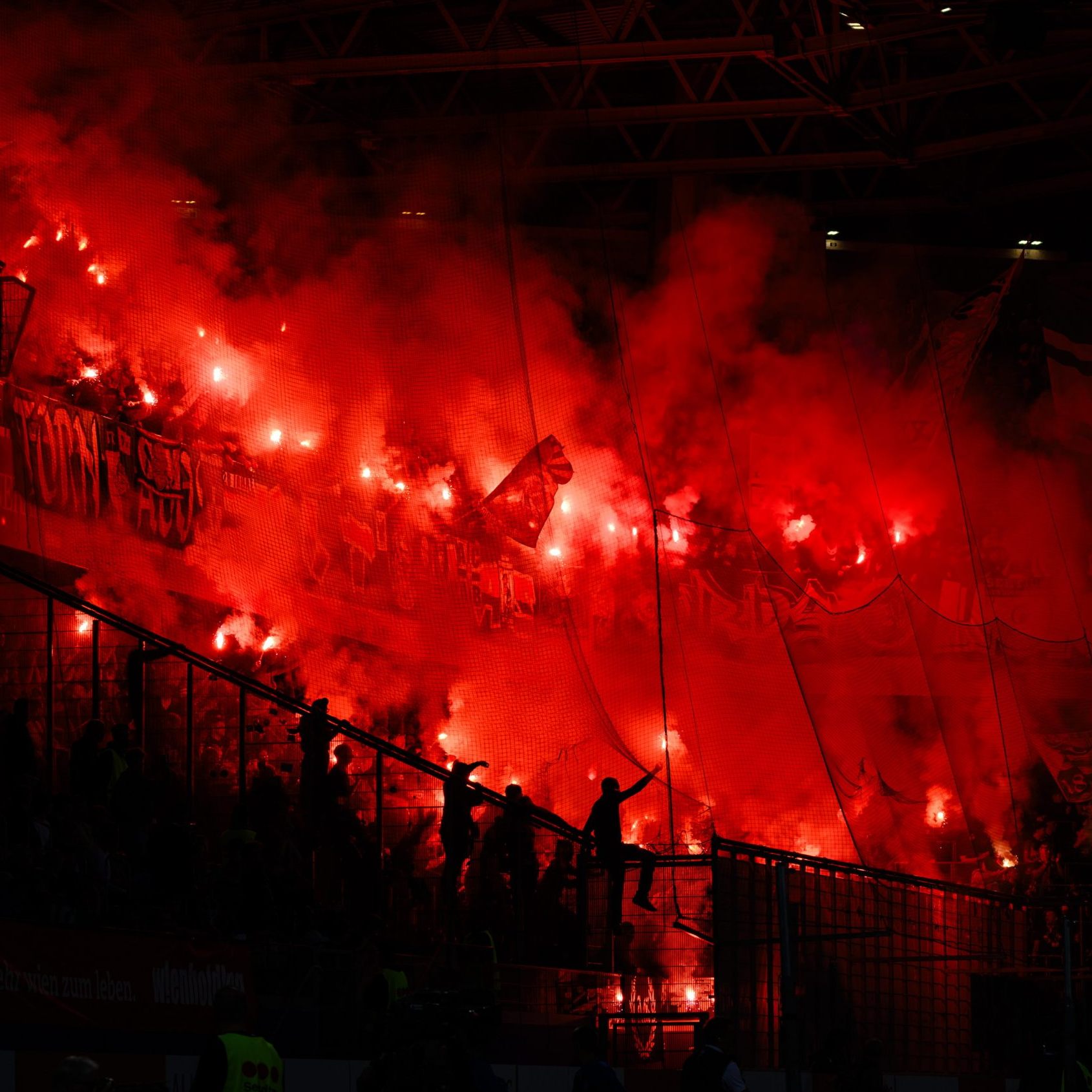 Der Einsatz von Pyrotechnik könnte Rapid Punkte kosten.
