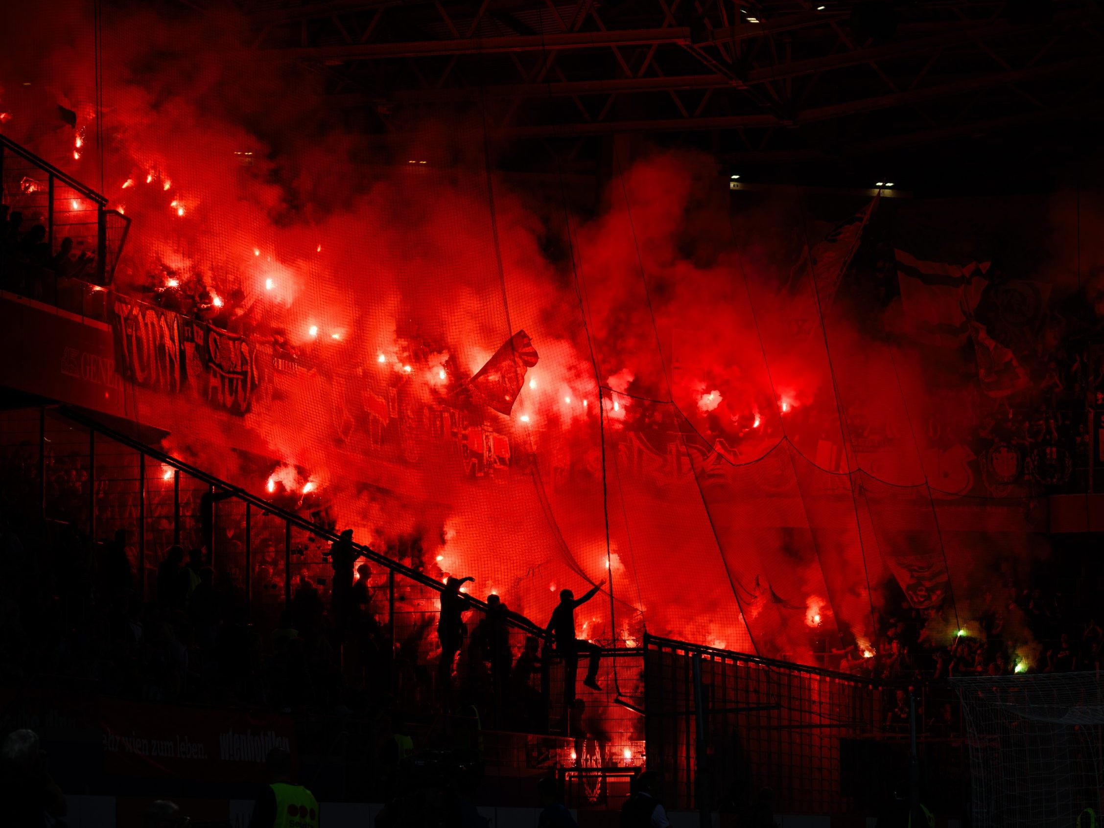 Der Einsatz von Pyrotechnik könnte Rapid Punkte kosten.