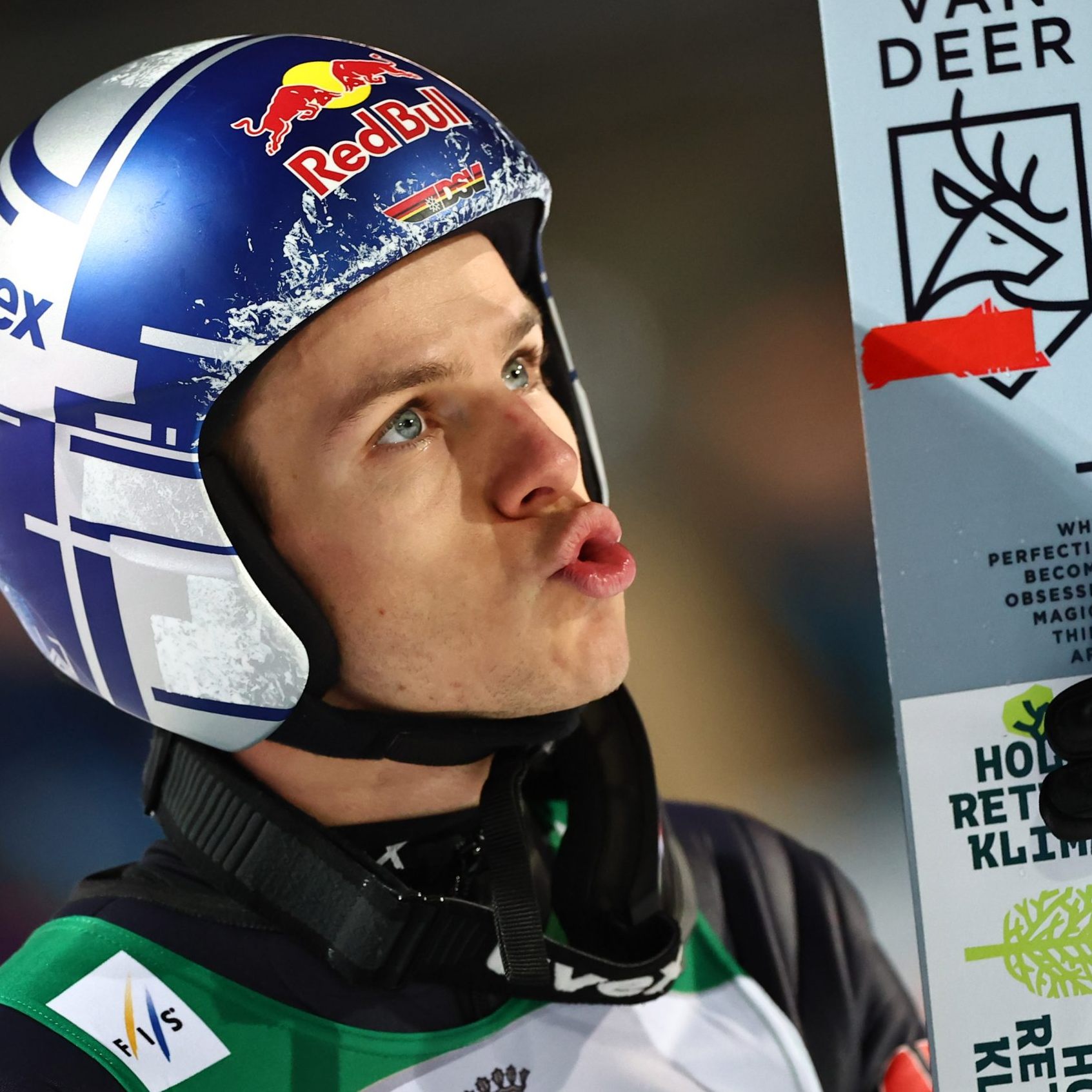 War Anzug des Deutschen in der Qualifikation von Oberstdorf regelkonform?