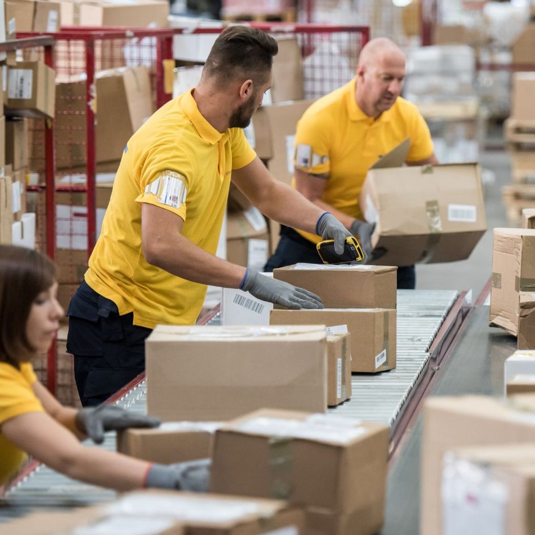 Die Arbeiterkammer kritisiert die Arbeitsbedingungen in der Paketbranche.