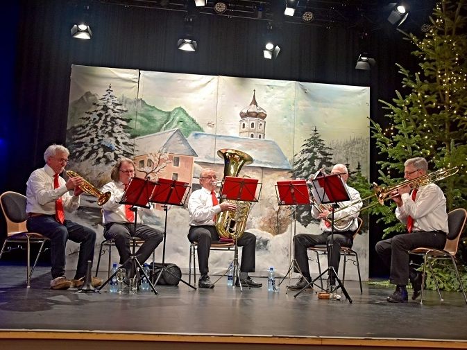 PVÖ-Bläser-Ensemble unterwegs bei Weihnachtsfeiern