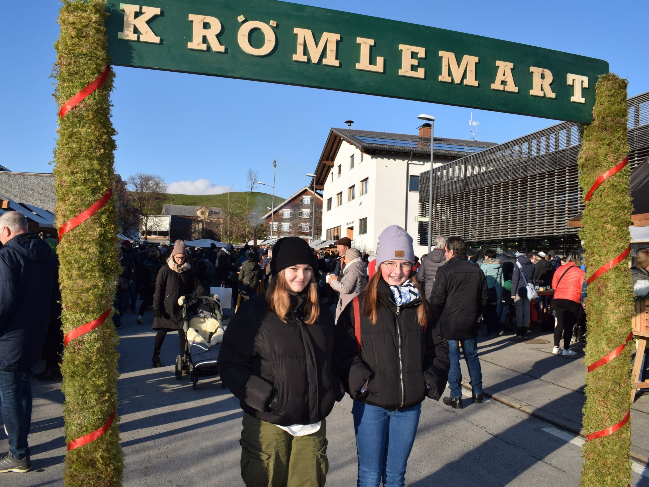 Beim Krömlemart erwartet die Besucherinnen und Besucher neben reichhaltiger Auswahl ein buntes Rahmenprogramm. Beim Krömlemart erwartet die Besucherinnen und Besucher neben reichhaltiger Auswahl ein buntes Rahmenprogramm.