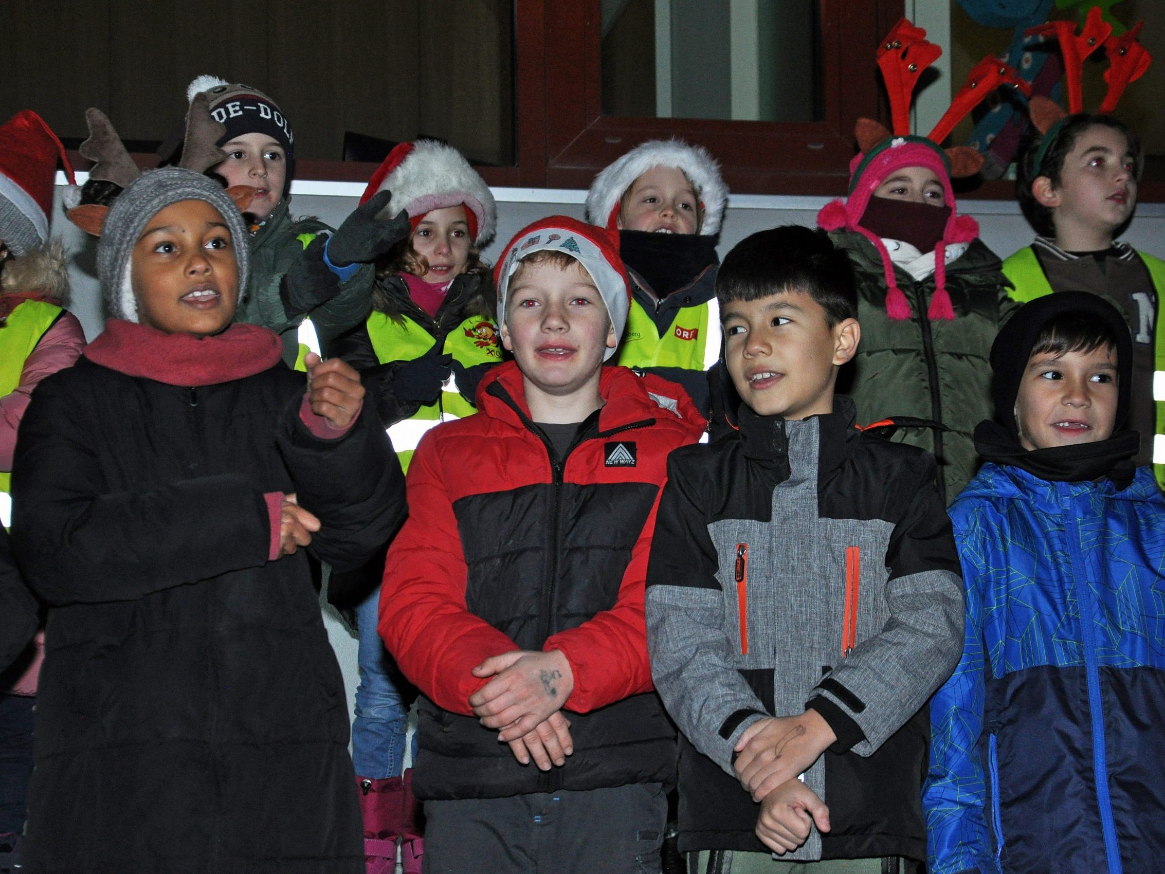 Die Kinder der VS Wallenmahd hatten verschiedene Lieder und Tänze einstudiert.