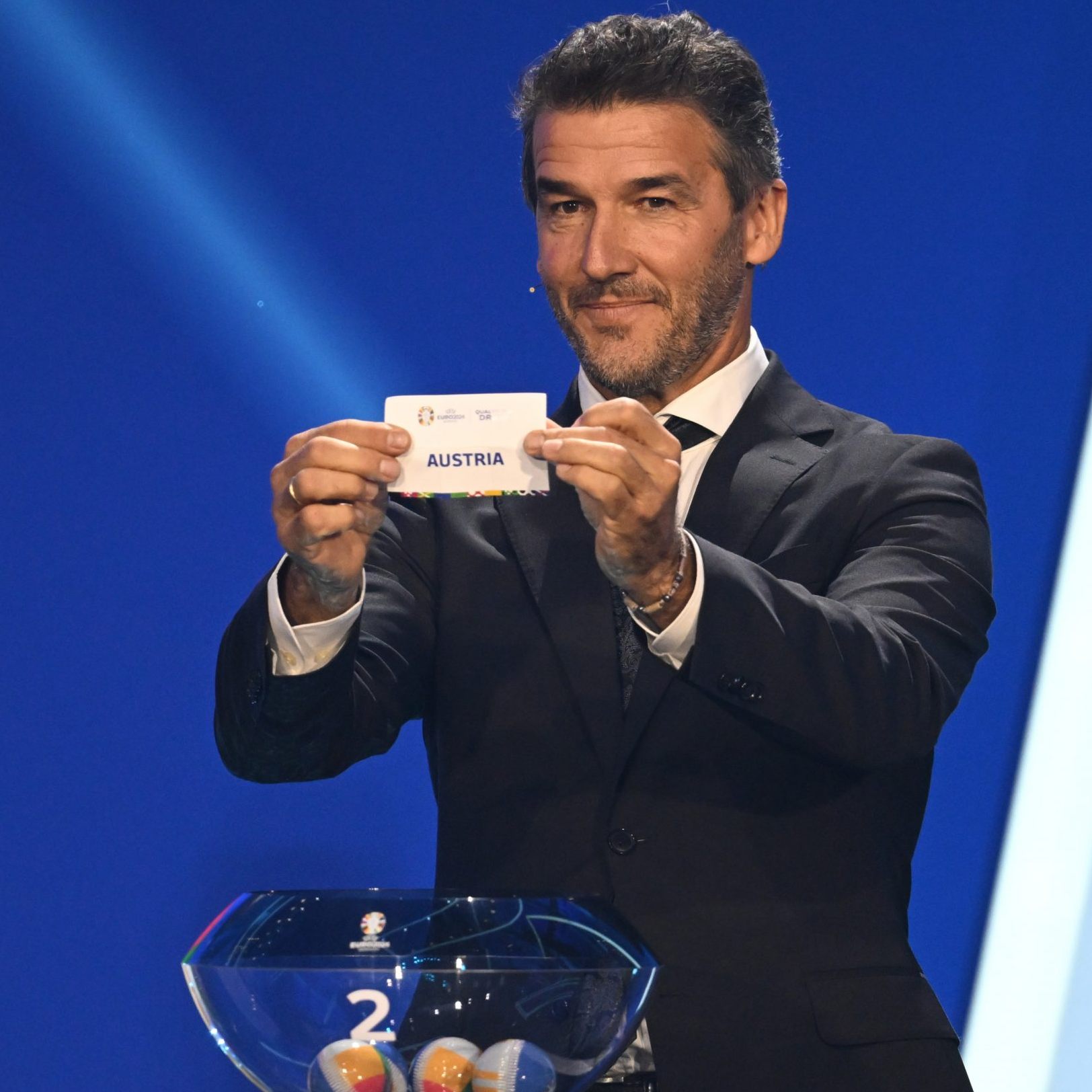 Österreich könnte eine echte Hammer-Gruppe bekommen. (Bild von der Quali-Auslosung 2022)