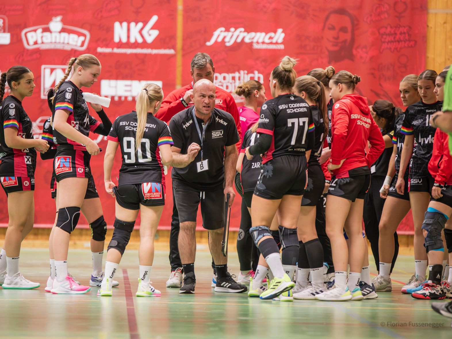 SSV-Coach Lajos Szövetes fordert von seinem Team wieder eine kompakte Mannschaftsleistung SSV-Coach Lajos Szövetes fordert von seinem Team wieder eine kompakte Mannschaftsleistung