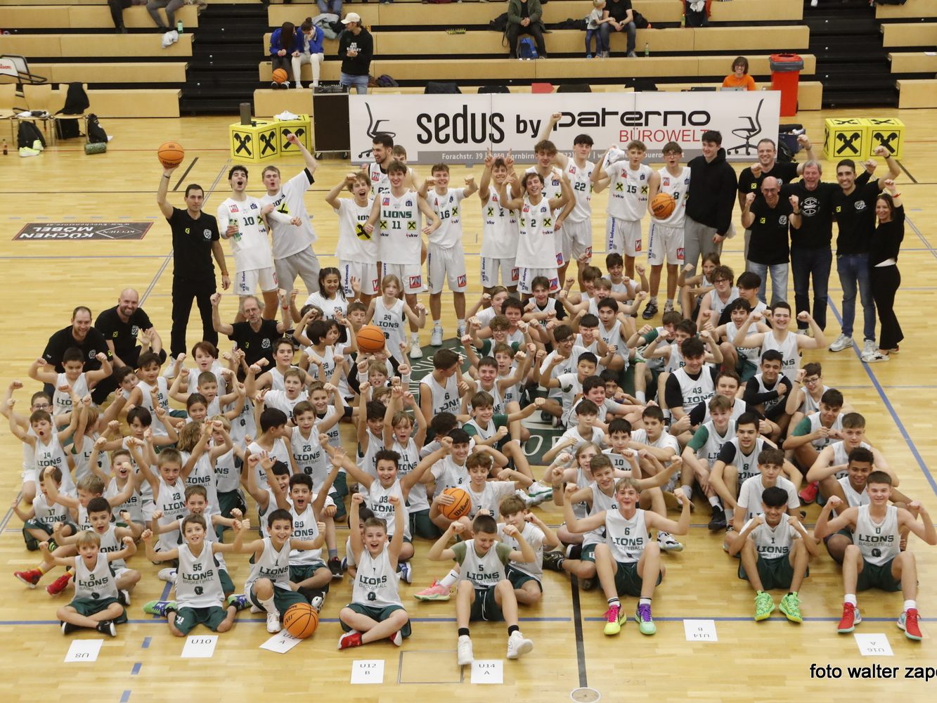 Die Lions-Youngsters präsentierten sich den Zuschauern in der Dornbirner Ballsporthalle