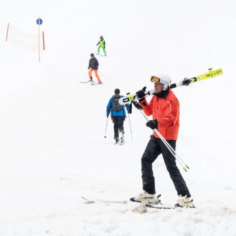 Mit einem breiten Spektrum an Aktivitäten mit idyllischem Bergblick bietet Laterns Spaß für Jung und Alt.