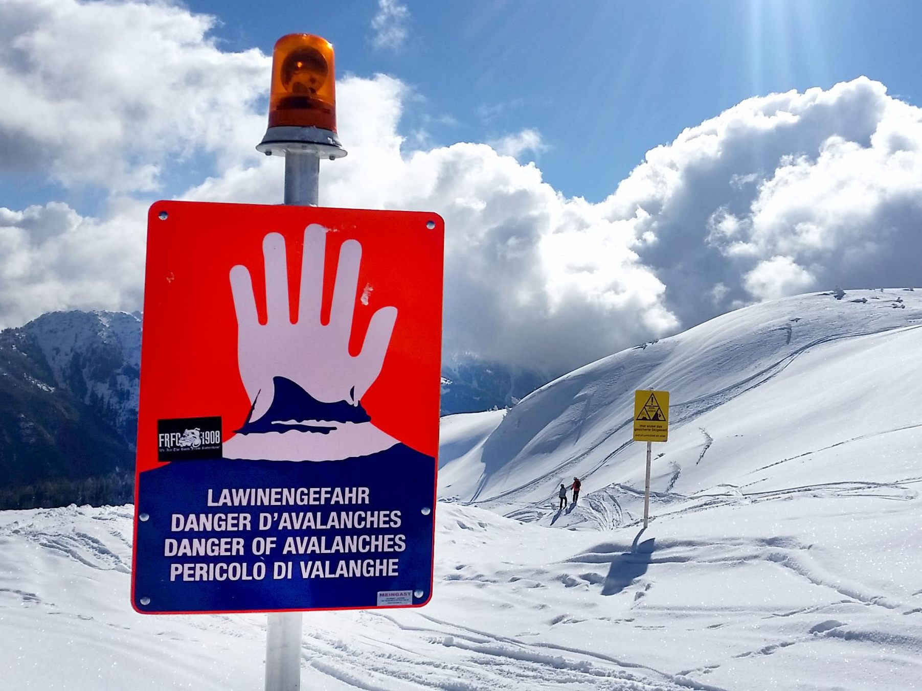 Aktuell ist die Lawinengefahr in Vorarlberg gering bis mäßig. (Symbolbild)