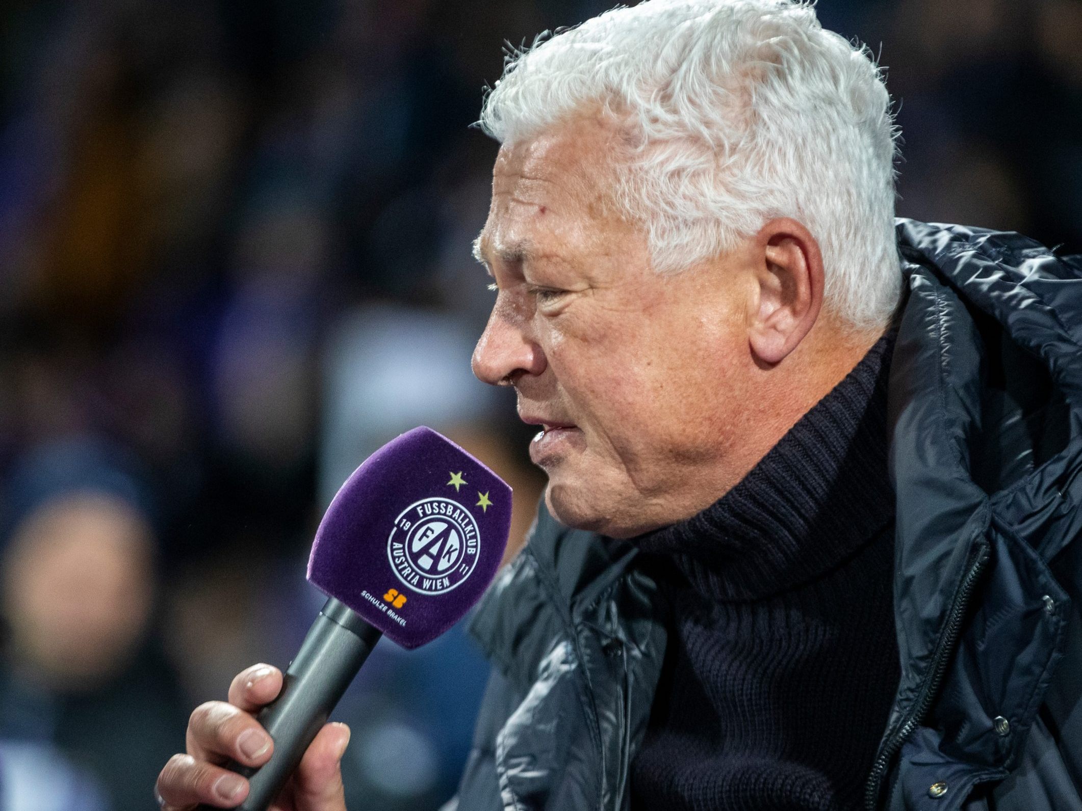 Toni Polster soll nach der Notoperation aktuell auf der Intensivstation liegen. Toni Polster soll nach der Notoperation aktuell auf der Intensivstation liegen.