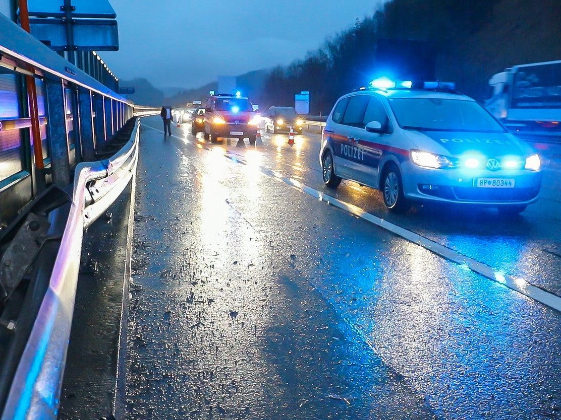 Stau nach Unfall auf der A14. Stau nach Unfall auf der A14.