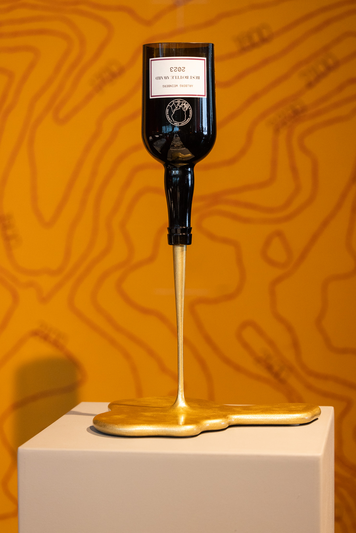 Trophäe des Best Bottle Award 2023