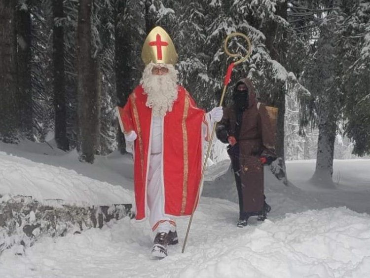 Der Nikolaus kommt.