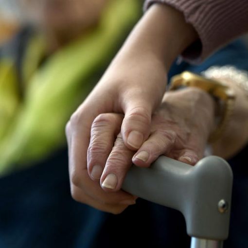 Das Pflegegeld soll 2024 erhöht werden.