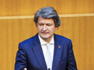 Helmubt Brandstätter möchte NEOS-Spitzenkandidat für die EU-Wahl 2024 werden. Helmubt Brandstätter möchte NEOS-Spitzenkandidat für die EU-Wahl 2024 werden.