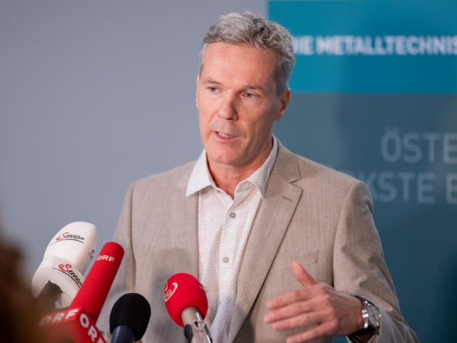 IV-Präsident Georg Knill kritisiert die "Eh nicht so schlecht"-Mentalität in Österreich. IV-Präsident Georg Knill kritisiert die "Eh nicht so schlecht"-Mentalität in Österreich.