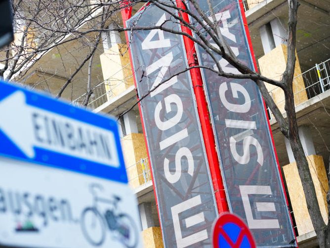 Ein Bericht zeigt die "sportlichen" Bewertungen der Signa-Prestigeimmobilien. Ein Bericht zeigt die "sportlichen" Bewertungen der Signa-Prestigeimmobilien.