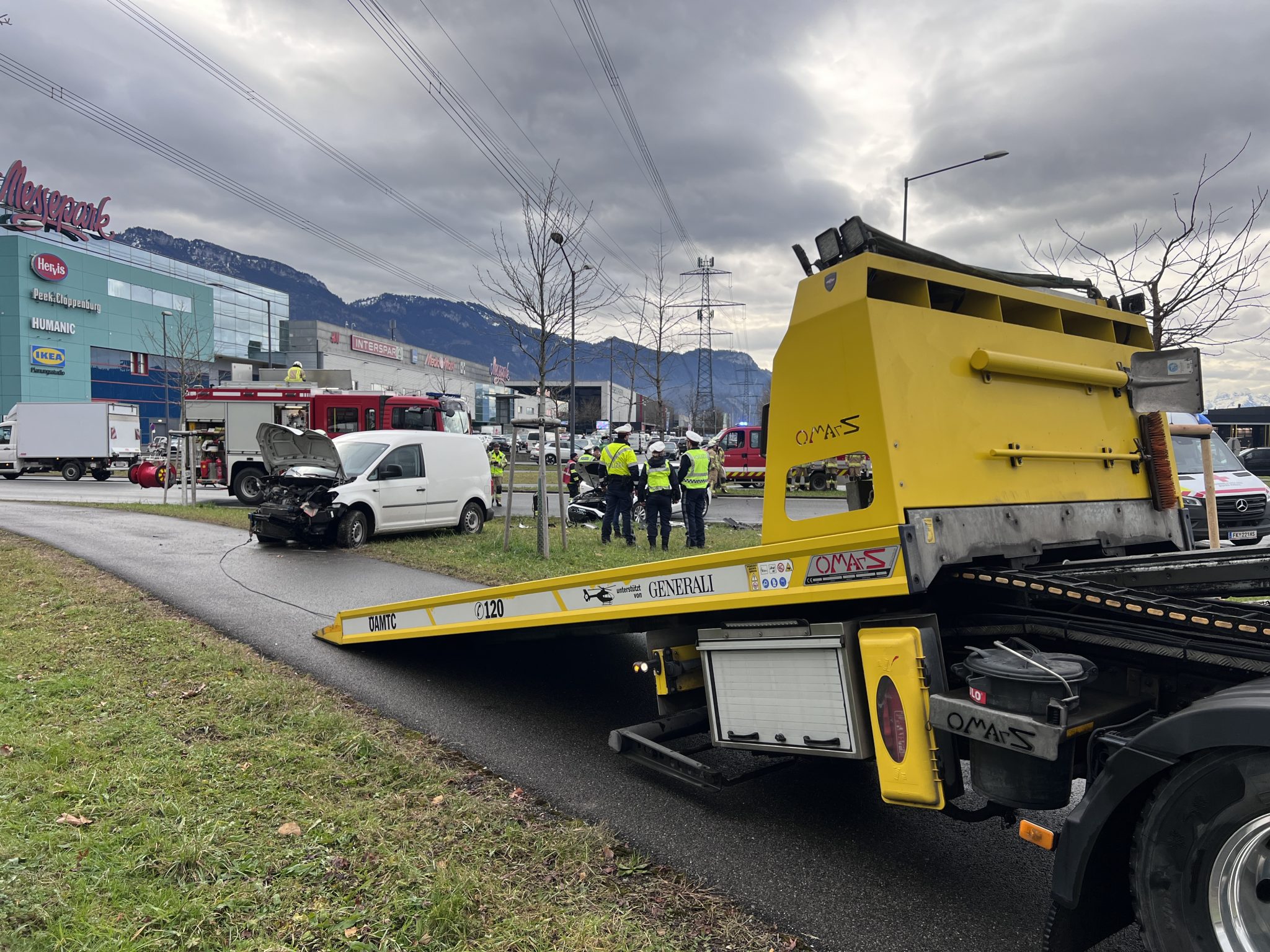 Unfall beim Dornbirner MesseparkKreisverkehr Dornbirn VOL.AT
