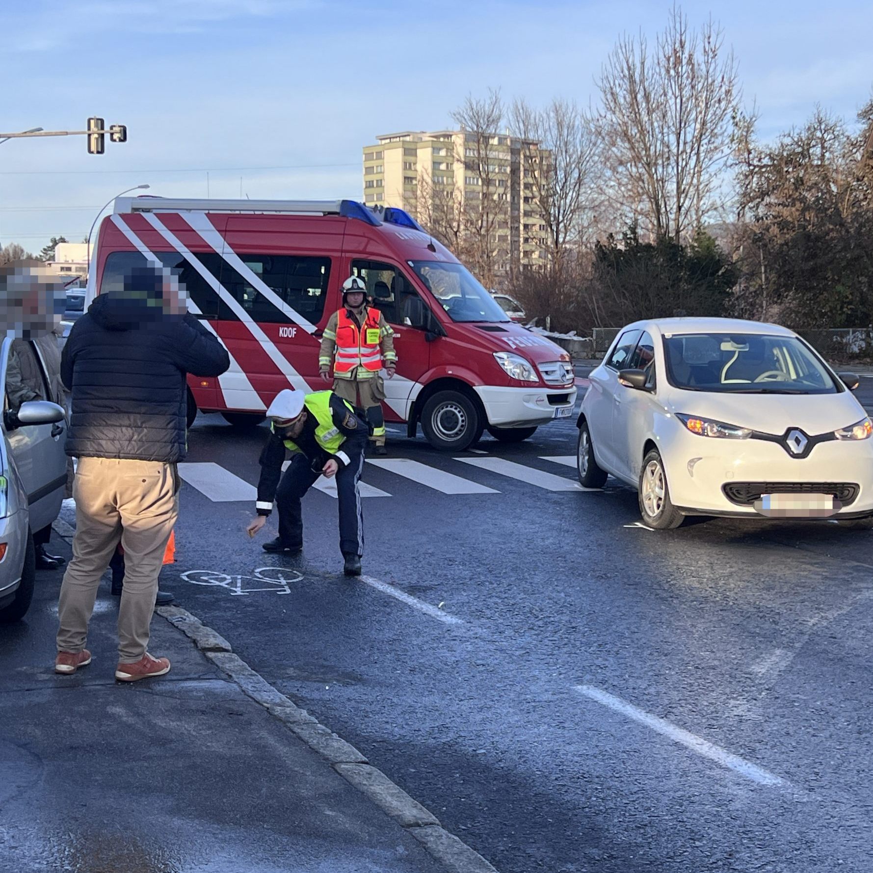 Das Unfallopfer wurde unbestimmten Grades verletzt.