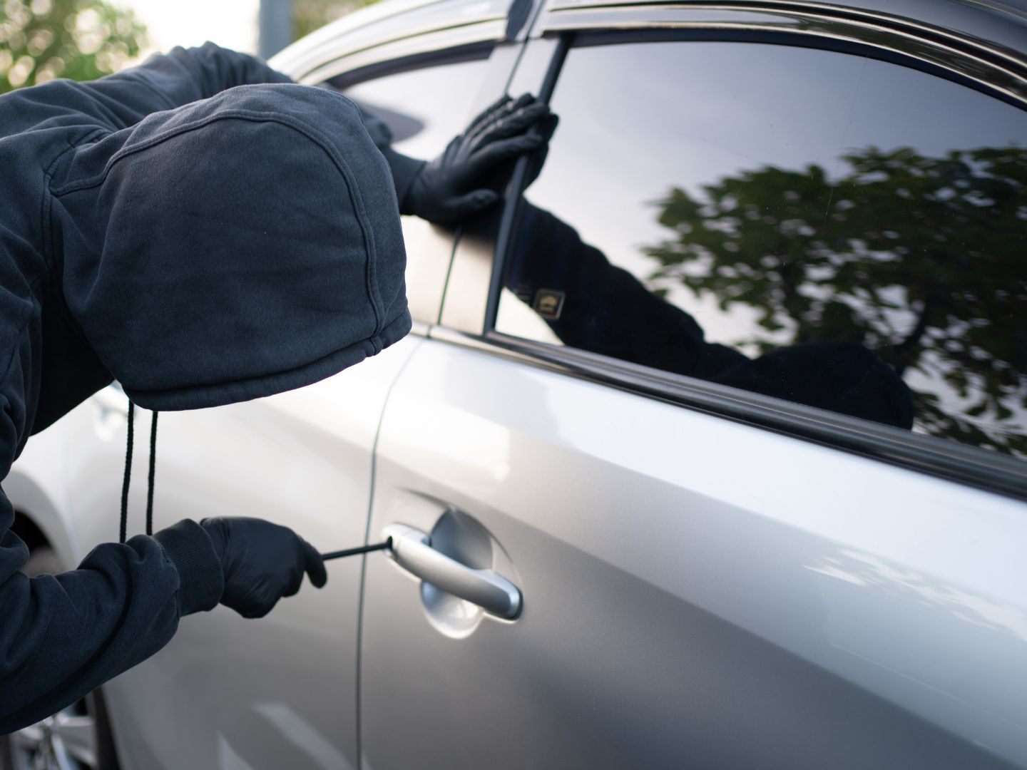 Mehrere Fahrzeuge aufgebrochen