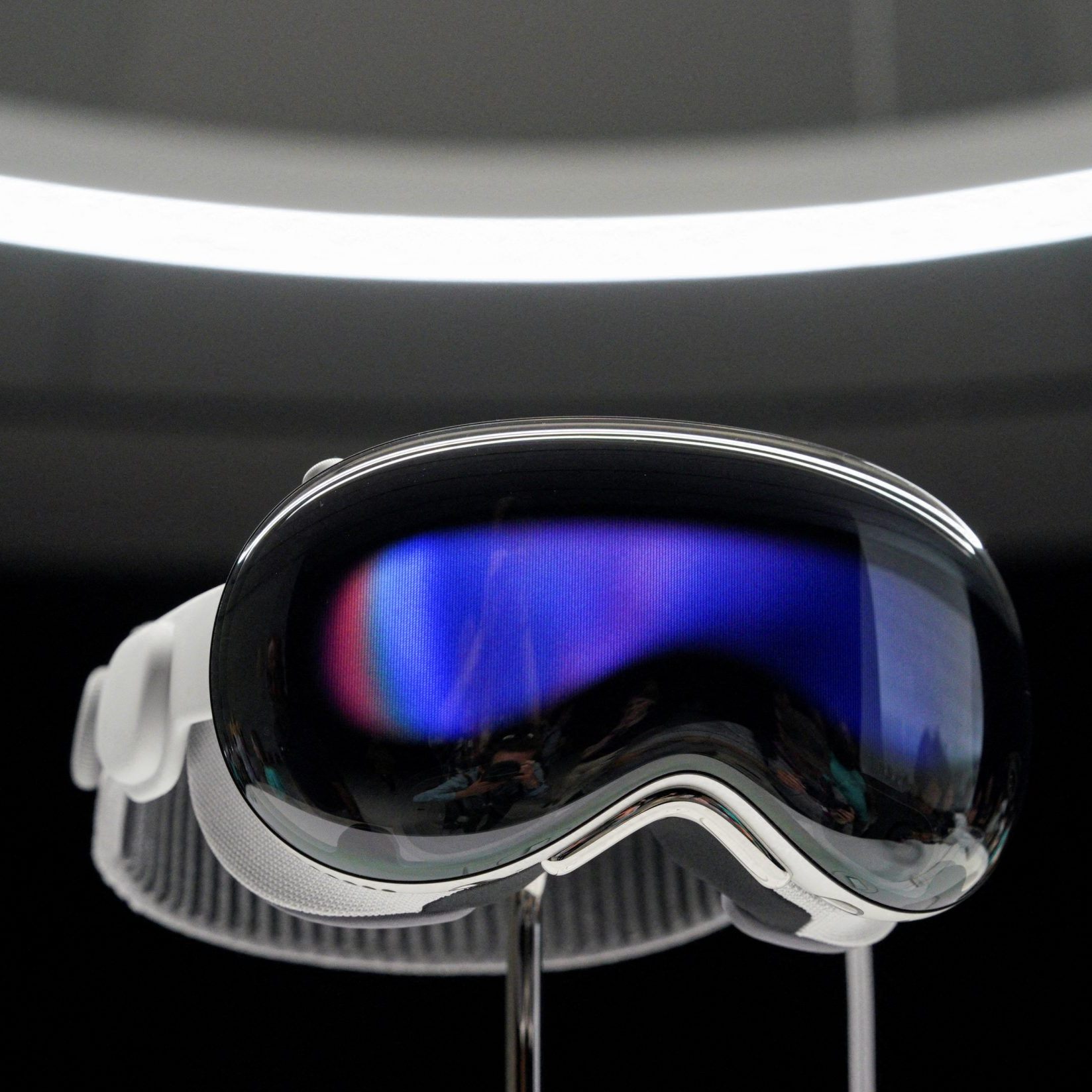 Apple schaltet Vorbestellungen seiner Computer-Brille frei.