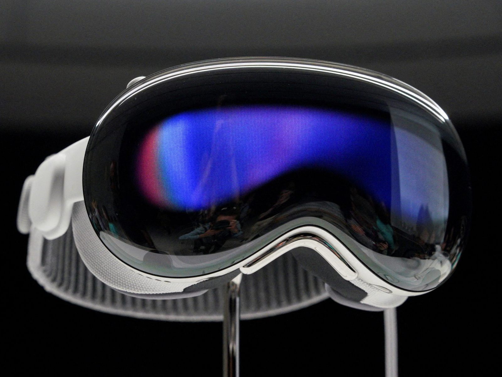 Apple schaltet Vorbestellungen seiner Computer-Brille frei. Apple schaltet Vorbestellungen seiner Computer-Brille frei.